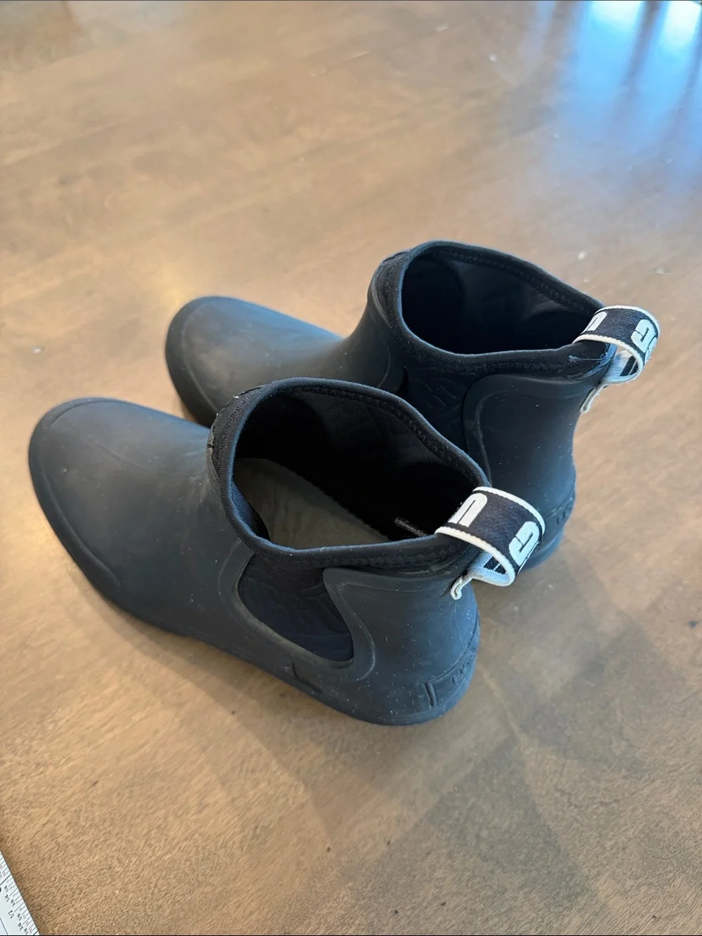 UGG Chevonne Matte Black 2 Chelsea Rain Booties Womens size 9 pumpkin patch fall